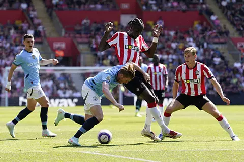 أمام مانشستر سيتي.. ساوثامبتون يتجنب لقب أسوأ فريق في تاريخ الدوري الإنجليزي